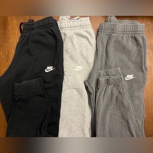 Nike M L.G. Jogger Pants in Black, Light Gray & Dark Gray
